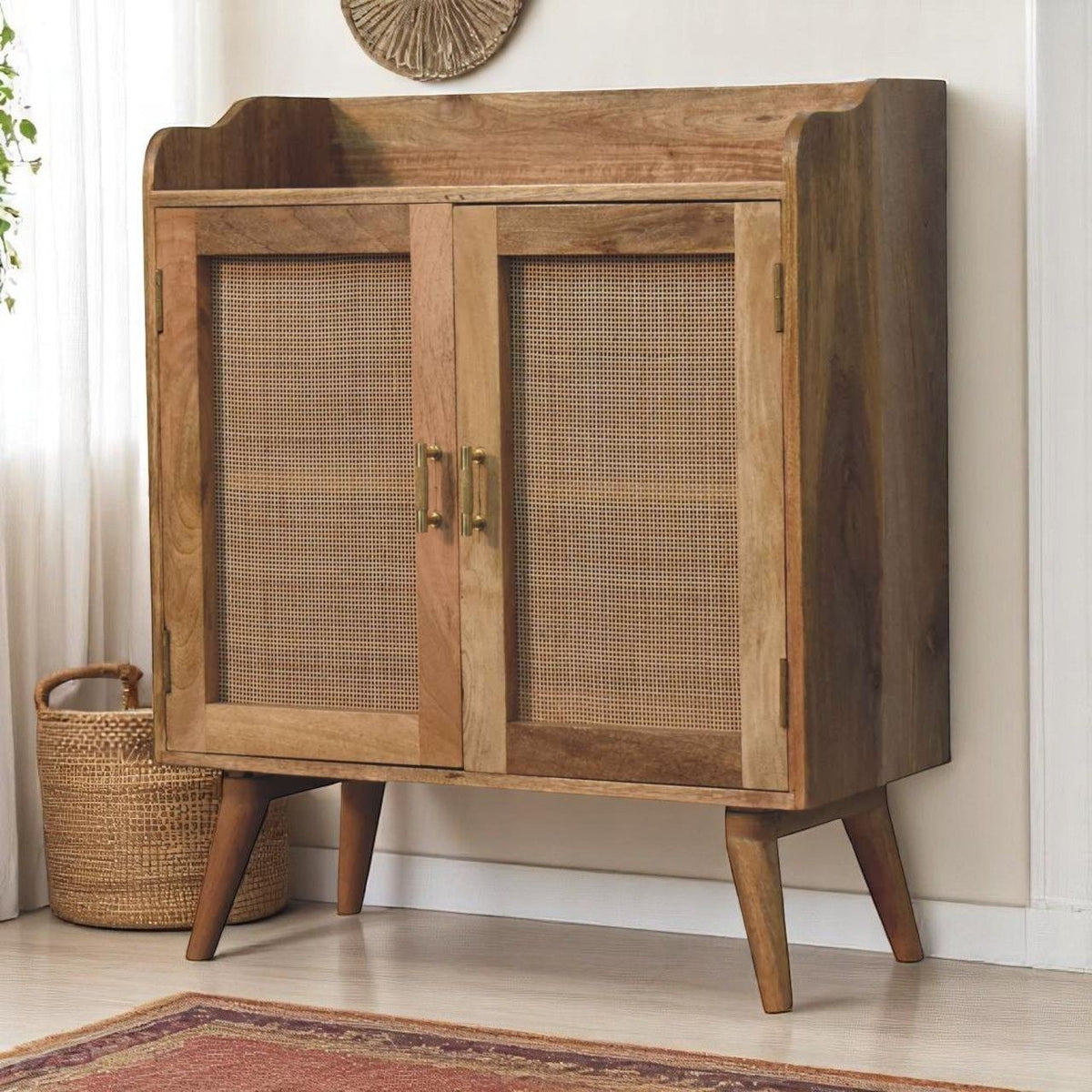 Larissa T-Bar Raised Cabinet